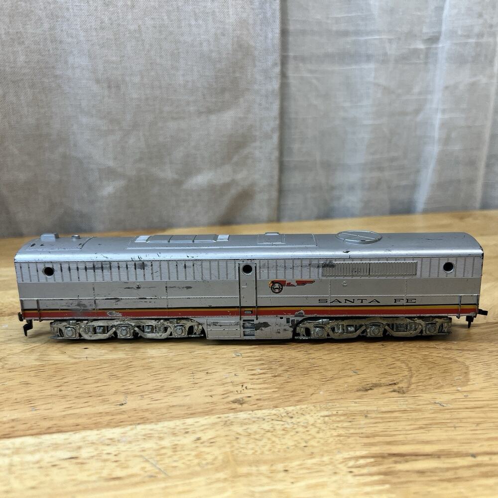 HO Athearn Santa Fe Blue Box Dummy
